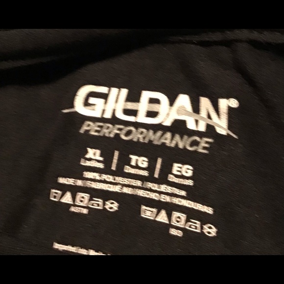 Gildan Cheer Mom  Tee.  🎉 - Picture 5 of 5